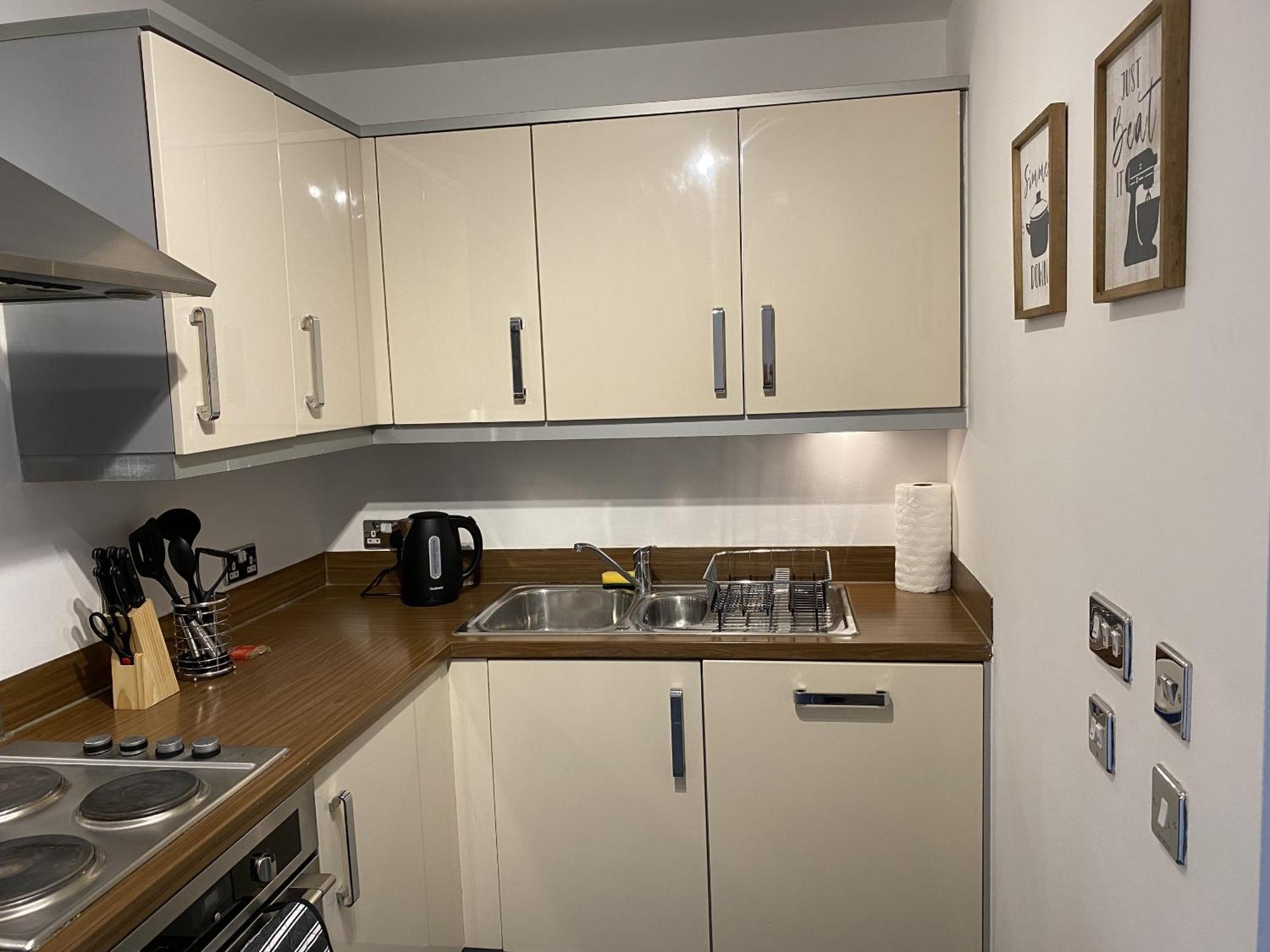 Tailor That Property - Chelsea House Milton Keynes Room photo